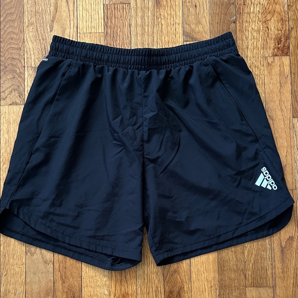 adidas Women’s Aero Design for Movement Black Shorts Size Large